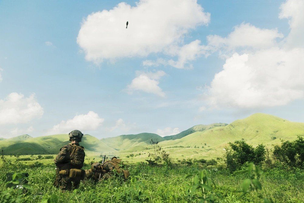iimefmarines's tweet image. BLT 3/6 Marines with the @22nd_MEU coordinates live fire of an M224 mortar system and an M320 grenade launcher on Camp Santiago, Puerto Rico. This training ensures Marines can rapidly suppress enemy fire and breach obstacles in any crisis. 
📸 @USMC Sgt. Maurion Moore @DeptofWar