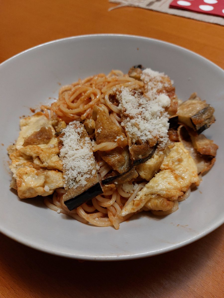 M_B_art's tweet photo. #pasta #pasata #eggplant #oliveoil #eggs #flour #garlic #springonion #tomatoes #salt #sugar #blackpepper #marjoram #basil #granapadanocheese #tasteofitaly #ilikecooking https://t.co/x3RZrsBBkL