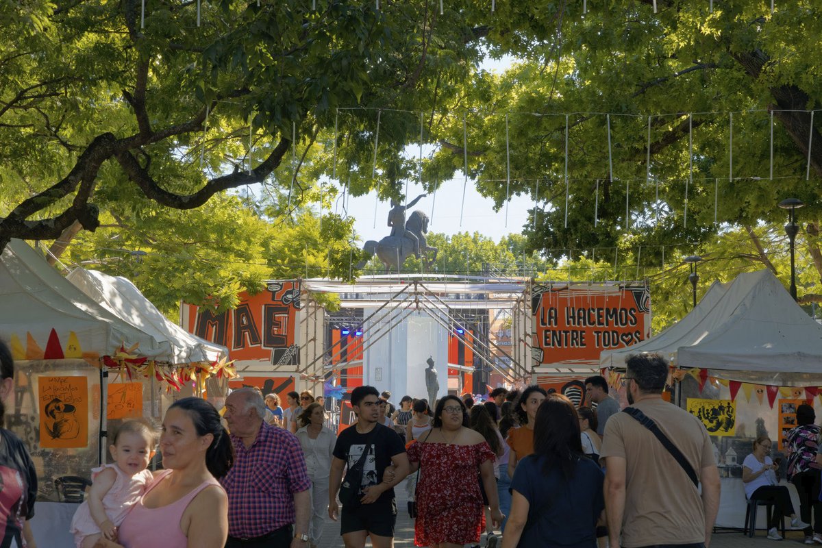 jjosemussi's tweet image. Llega la 33° MAE 🎉🧡

Este sábado 22 y domingo 23/11, los y las esperamos en la Plaza San Martín (Av. Mitre e/ 6 y 7), donde podrán conocer todos los trabajos realizados por las y los estudiantes de los Talleres y Escuelas municipales durante este 2025. 

#Berazategui