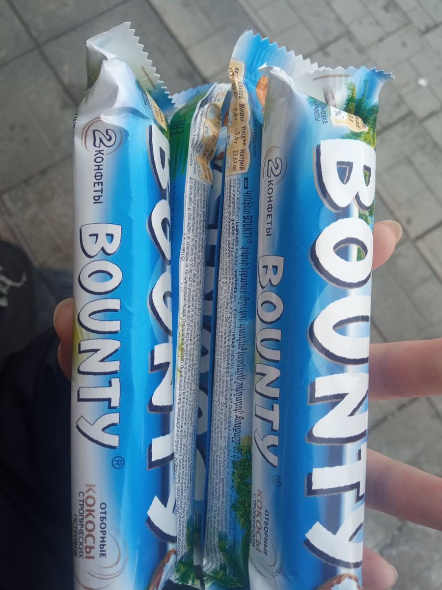 tot_9il's tweet image. خلونا نتفق ان هذي ألذ شوكلت واللي مايحبها مانثق فيه