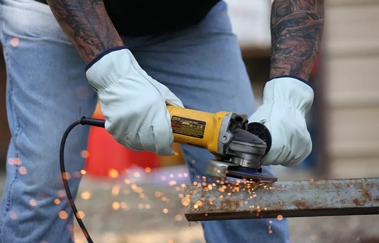 SafetyHealthMag's tweet image. Most PPE refusal isn’t defiance… it’s discomfort, confusion or habit. Here’s how safety pros can turn “no thanks” into “no problem”: bit.ly/47OrG4g #workplacesolutions