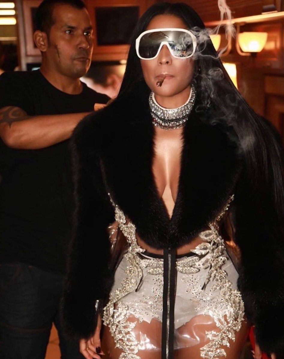 Hourly Minaj (@hourlynm) on Twitter photo 