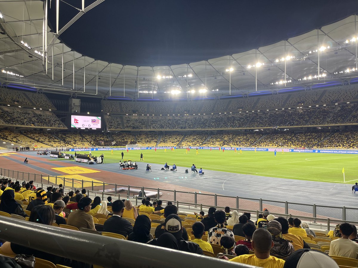 mfirdausdaud's tweet photo. Bersama kira-kira 15,000 lautan penyokong Harimau Malaya 🐯; gol tunggal Faisal Halim menghadiahkan kemenangan kepada Malaysia 🇲🇾 1- 0 🇳🇵Nepal

#HarimauMalaya #Malaysia #AFC #AFCAsianCupQualifiers #AFCAsianCup2027 https://t.co/pZHp6acMMp