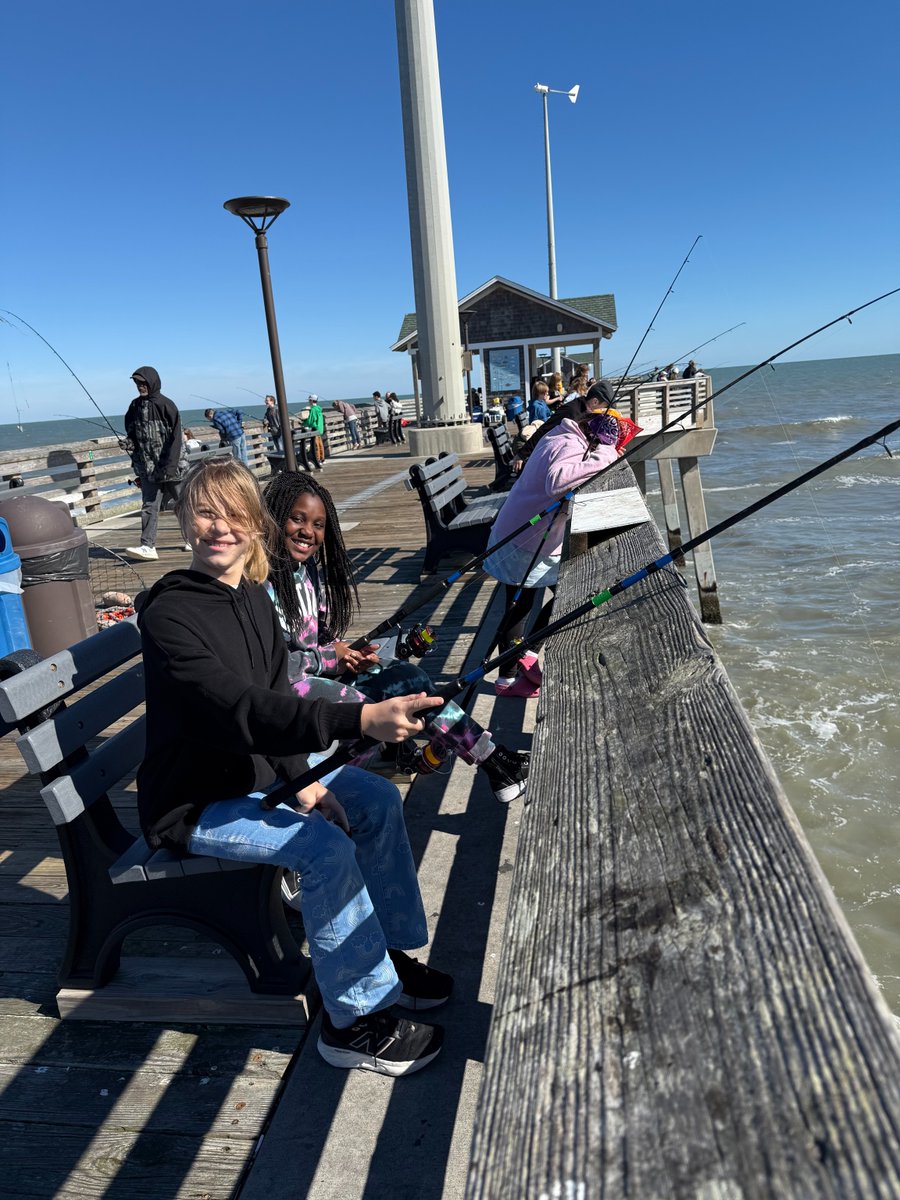 NEAAAT_Aerospac's tweet image. Learning for the real world means understanding the world around you.  Our 5th grade students spent a day exploring  ocean life and understanding regional employment opportunities by visiting @jennettespierob.  #schooldifferently #communitylearning