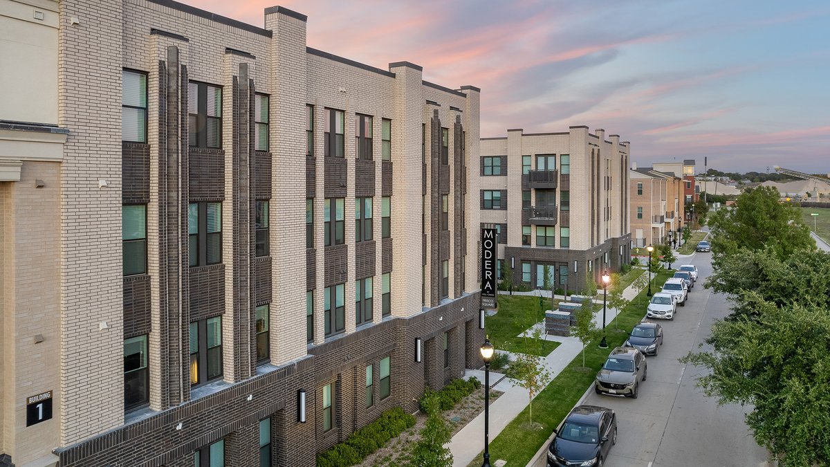 Modera Frisco Square – where eclectic architecture styles blend cohesively, with a focus on every detail 

#jhparch #architecture #urbandesign #multifamily #ModeraFriscoSquare #FriscoTX