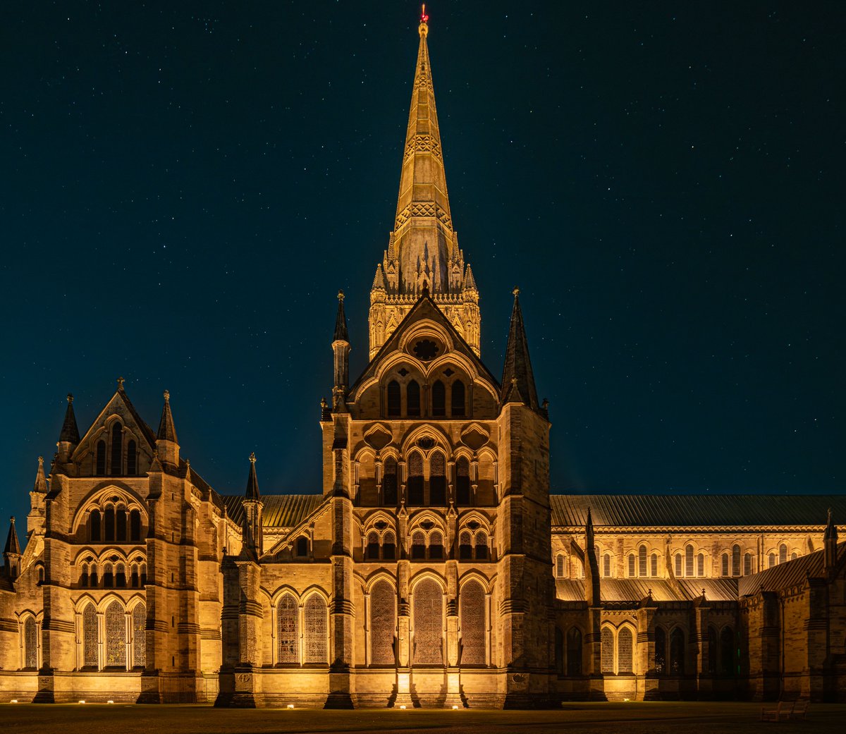 Salisbury Cathedral tweet media