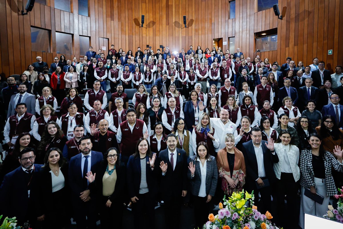 martibatres's tweet image. El día de hoy se lleva a cabo el Primer Encuentro Nacional por la Transformación de la Atención del @FOVISSSTEmx, esfuerzo que tiene como objetivo sistematizar ideas y tareas para hacer una institución más humana y social, que sirva con eficacia al noble fin de que l@s…