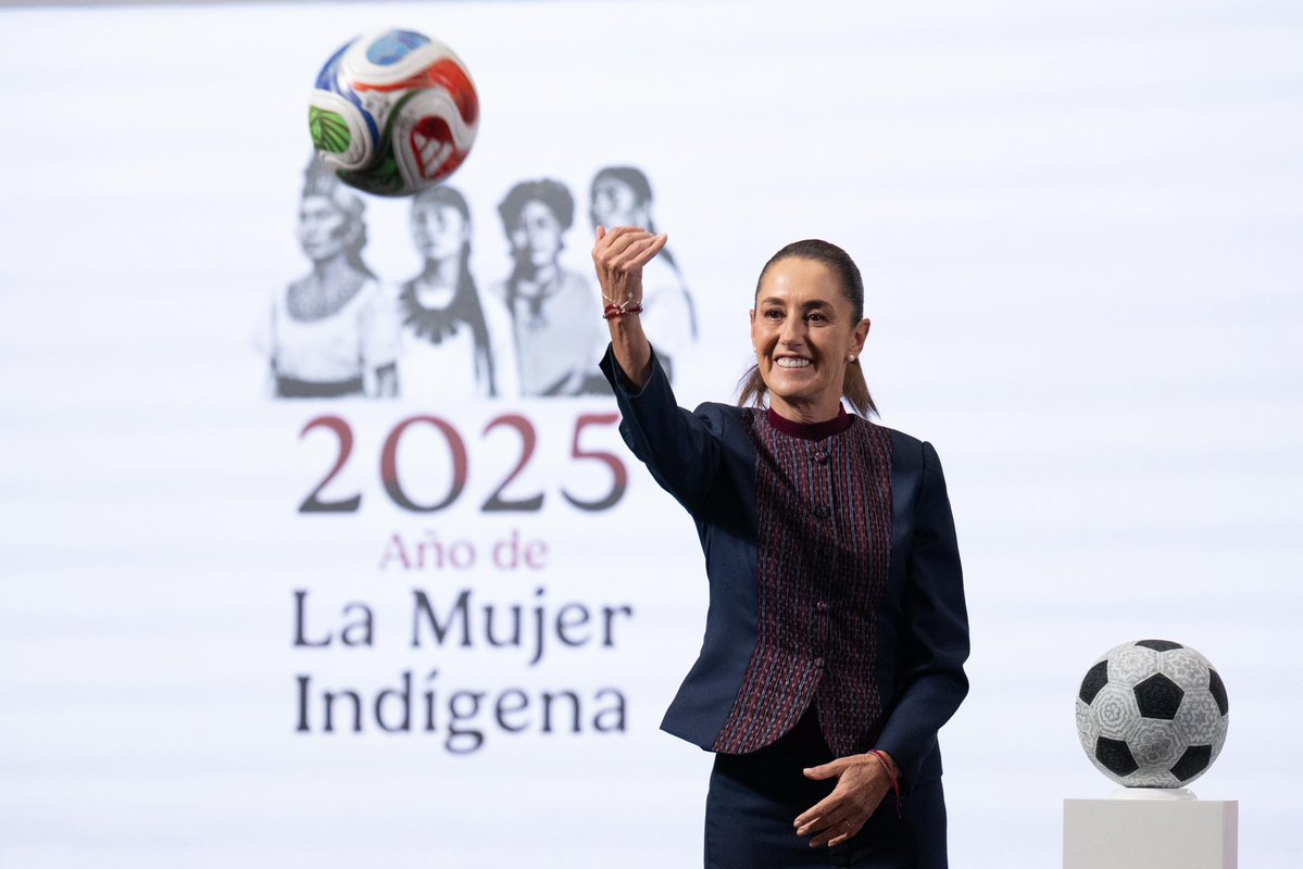 ccurieldeicaza's tweet image. México está listo para el Mundial 2026. Bajo el liderazgo de la presidenta @Claudiashein, avanzamos con coordinación para recibir este acontecimiento histórico y abrir nuestras puertas al mundo. 
Desde la Secretaría de @cultura_mx compartiremos nuestra grandeza cultural a través…