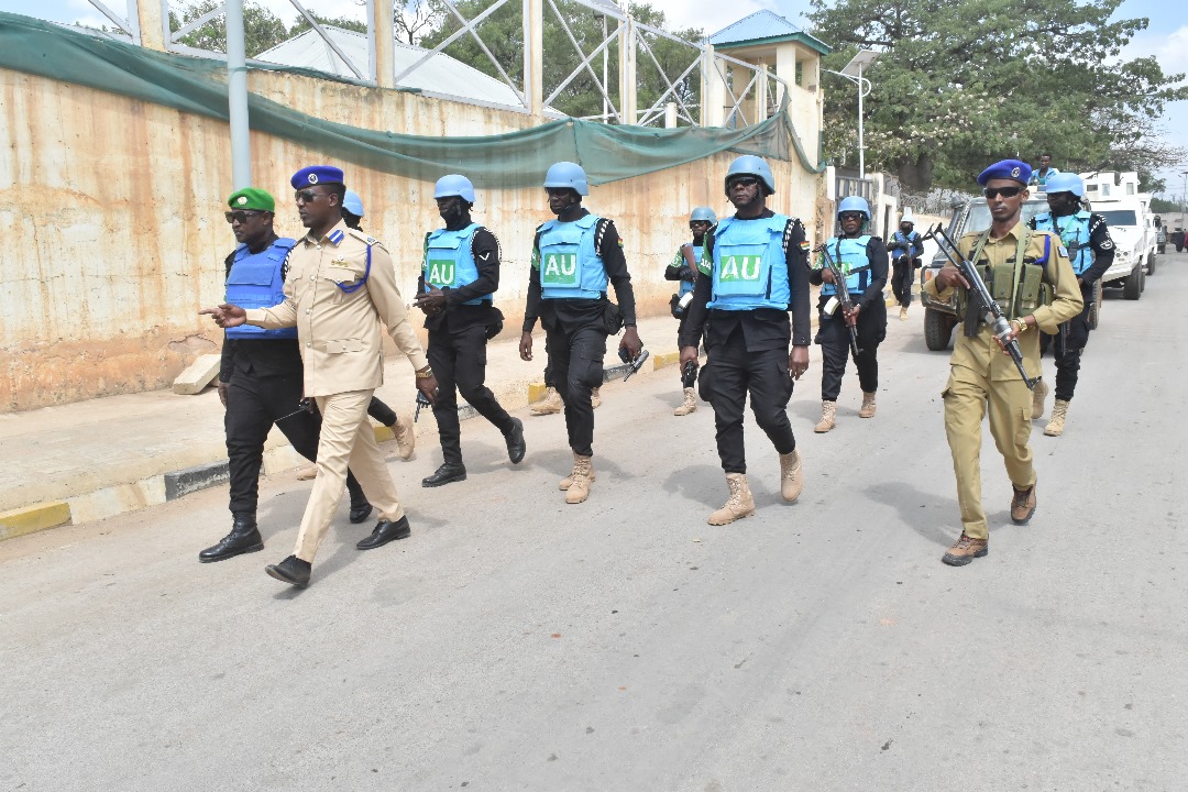 aussom_'s tweet image. #AUSSOM Ghana Formed Police Unit today conducted a successful joint patrol with the Somali Police Force (@SoPoliceForce) in Baidoa, South West State.

Led by Contingent Commander CSP Benjamin Dokurugu, the team coordinated with #SPF Regional Police Commander Maj. Hussein Borgele…