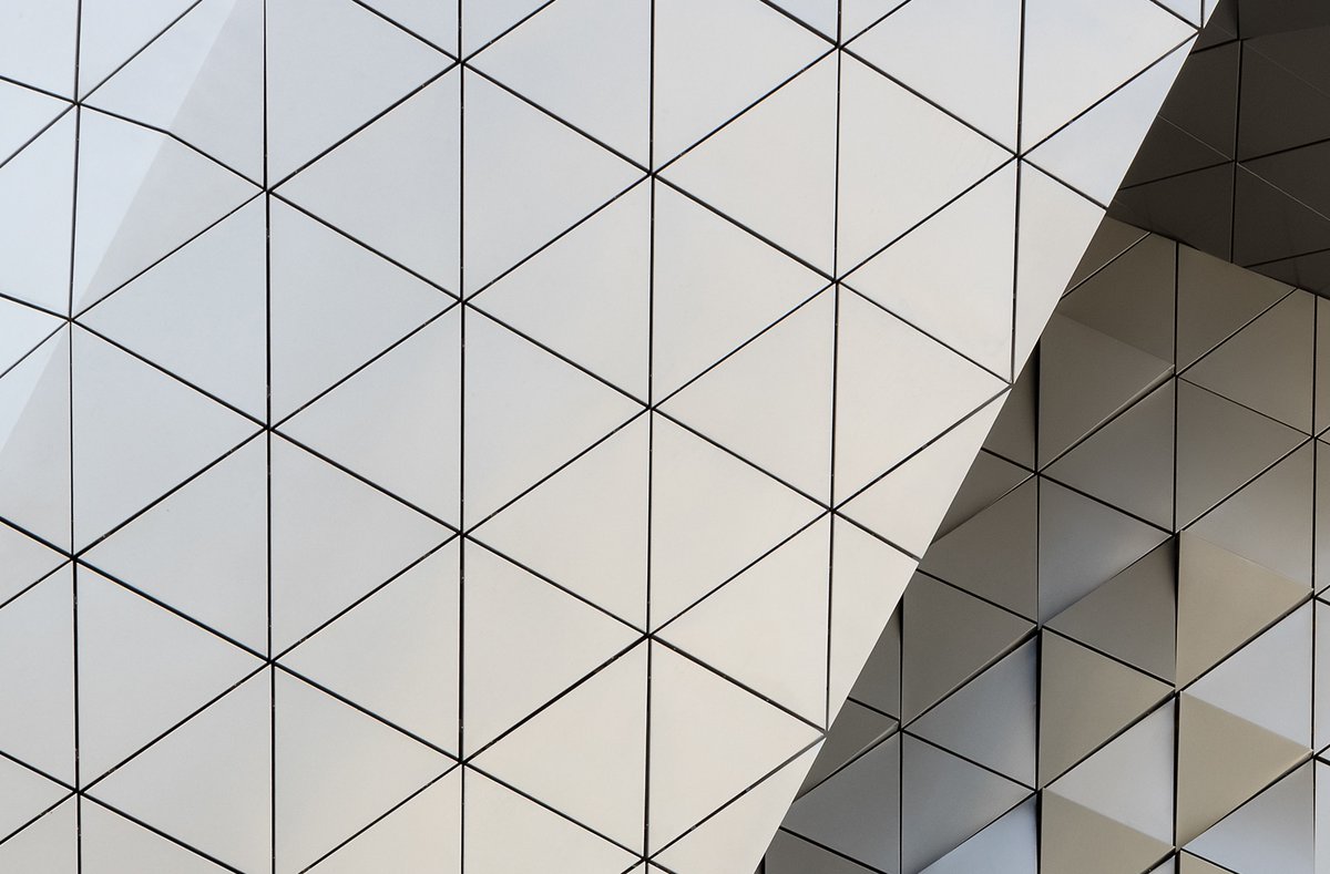 We offer custom-fabricated ACM panels in striking colors and fire-resistant finishes — perfect for barns, resorts, commercial spaces or residential facades. We provide both wet (caulked) and dry (rainscreen) systems, so you can choose the perfect option. chicagometalsupply.com/acm-panel-cutt…