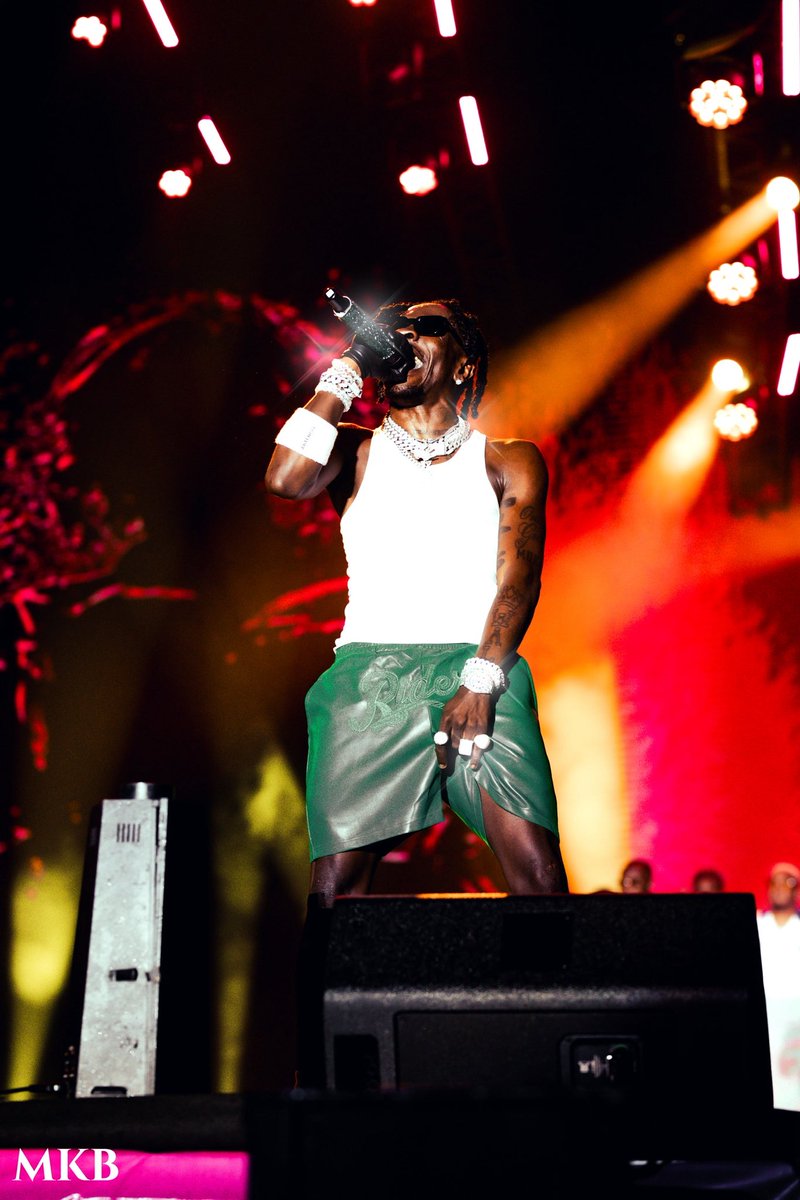 BentumManfred's tweet photo. @shattawalegh owned the stage @tidalravefest  I sure did capture the moment in JPEG 📸
#TidalRave25 #TidalRave #shattamovement https://t.co/gHb8Aa8RRd