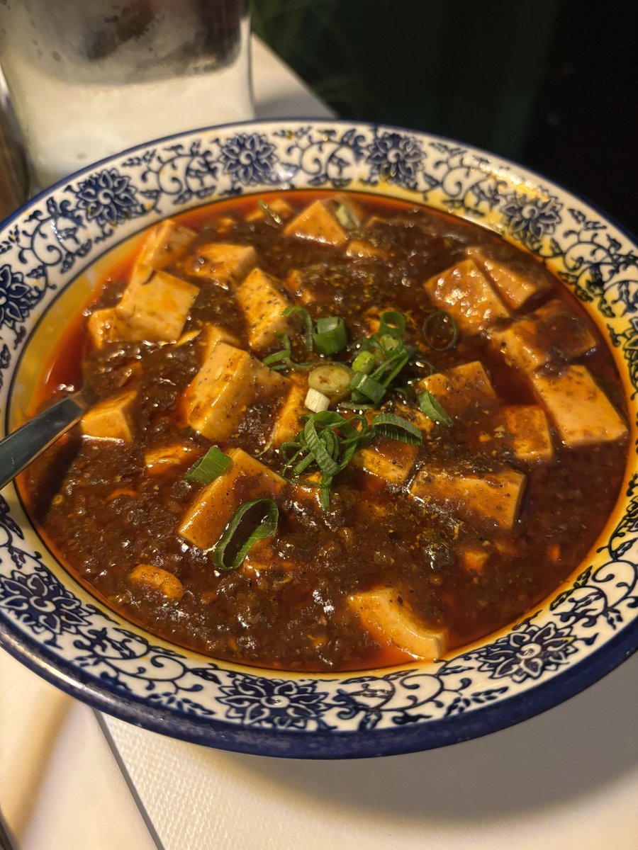 オーフスに置きっ放しの引っ越し荷物をスナボーまで運ぶ名目で金から火にオーフス滞在。うち飲み会3夜、爆食い1夜

ナイトライフの全くないスナボーで荒んだ心をアルコールとご飯で癒しました

久しぶりにポスドク時代の研究室にも顔出して、普段スナボーで怠けてちゃいかんな、と思わされた