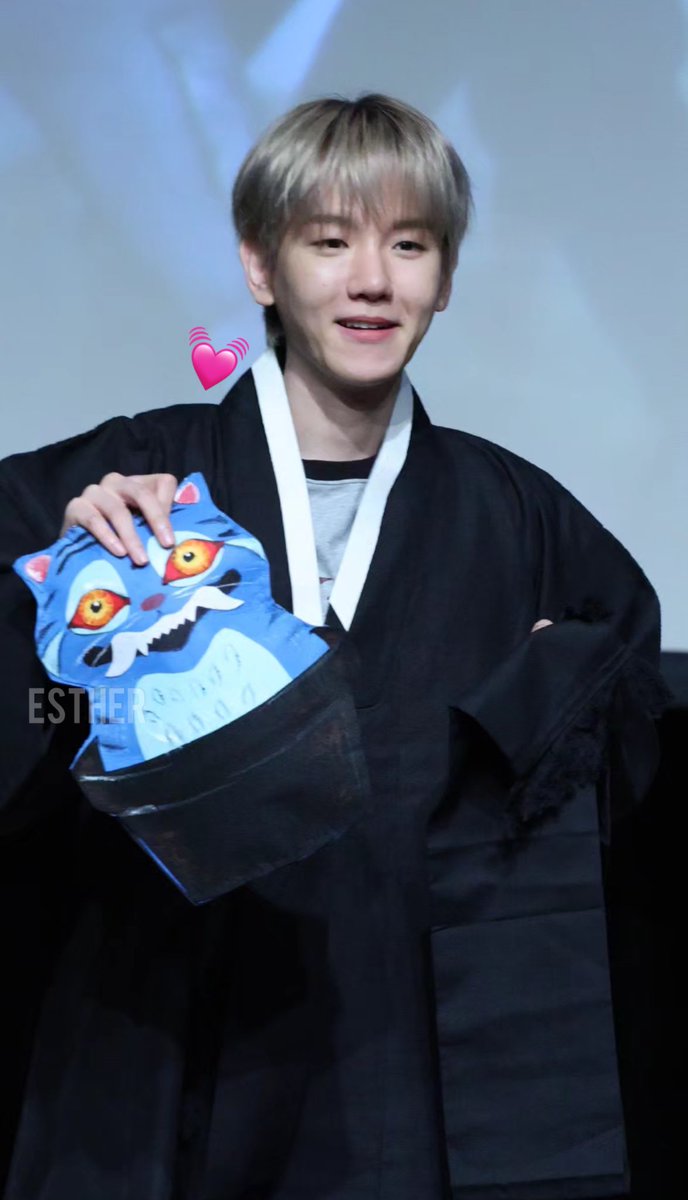 xiusulay_esther's tweet image. 251118 위드뮤 후기

허접하지만 시간내에 최선을 다함 ㅠ..
더피와 까치 서씨 + 백현이

(미리미리.. 앞으로는 미리미리.. )

#백현 #BAEKHYUN #ベクヒョン
#邊伯賢 #伯賢 
@BAEKHYUN_INB100