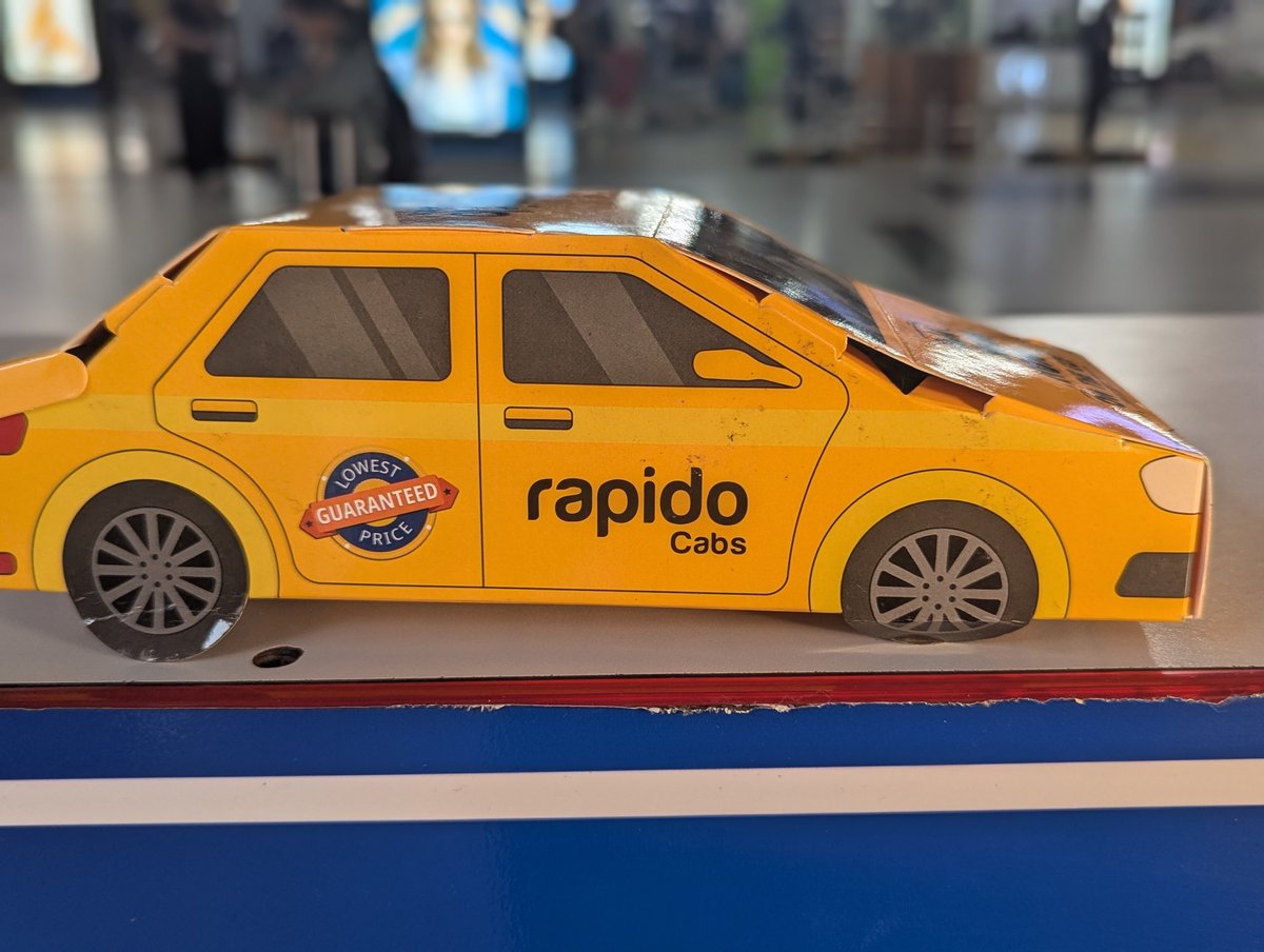 I got this cool goodie box at airport yesterday.
Such a cool move <a href="/rapidobikeapp/">Rapido</a>