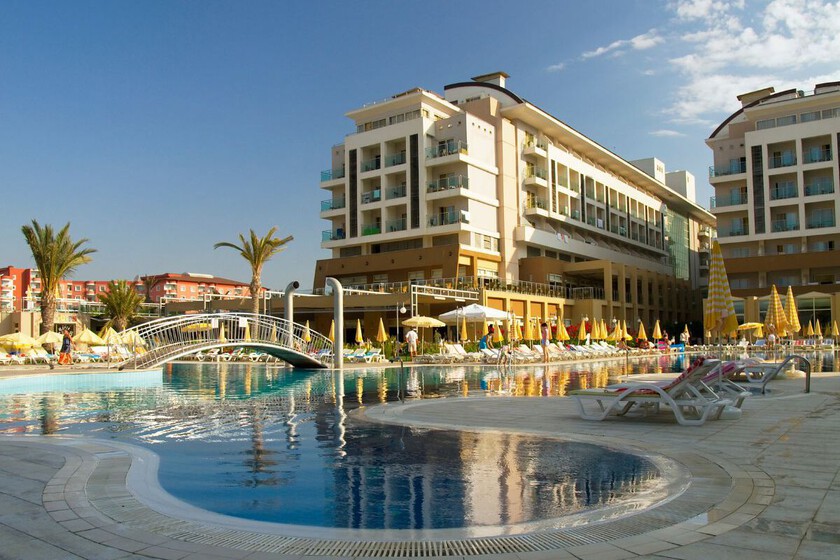 XatakaLATAM's tweet image. La burbuja inmobiliaria de Tulum estalló: la plusvalía cayó a cero y el destino enfrenta su peor crisis de imagen xataka.com.mx/p/222884