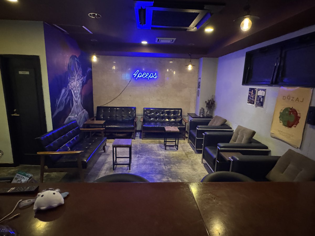 閉店までゆっくり吸える時間になりました。
今なら何名様でもお通し可能でございます。
始発までや、飲みの〆などにご利用いかがでしょうか？
お待ちしております(❁ᴗ͈ˬᴗ͈)

1shisha¥2,800+1drink=¥3,200~