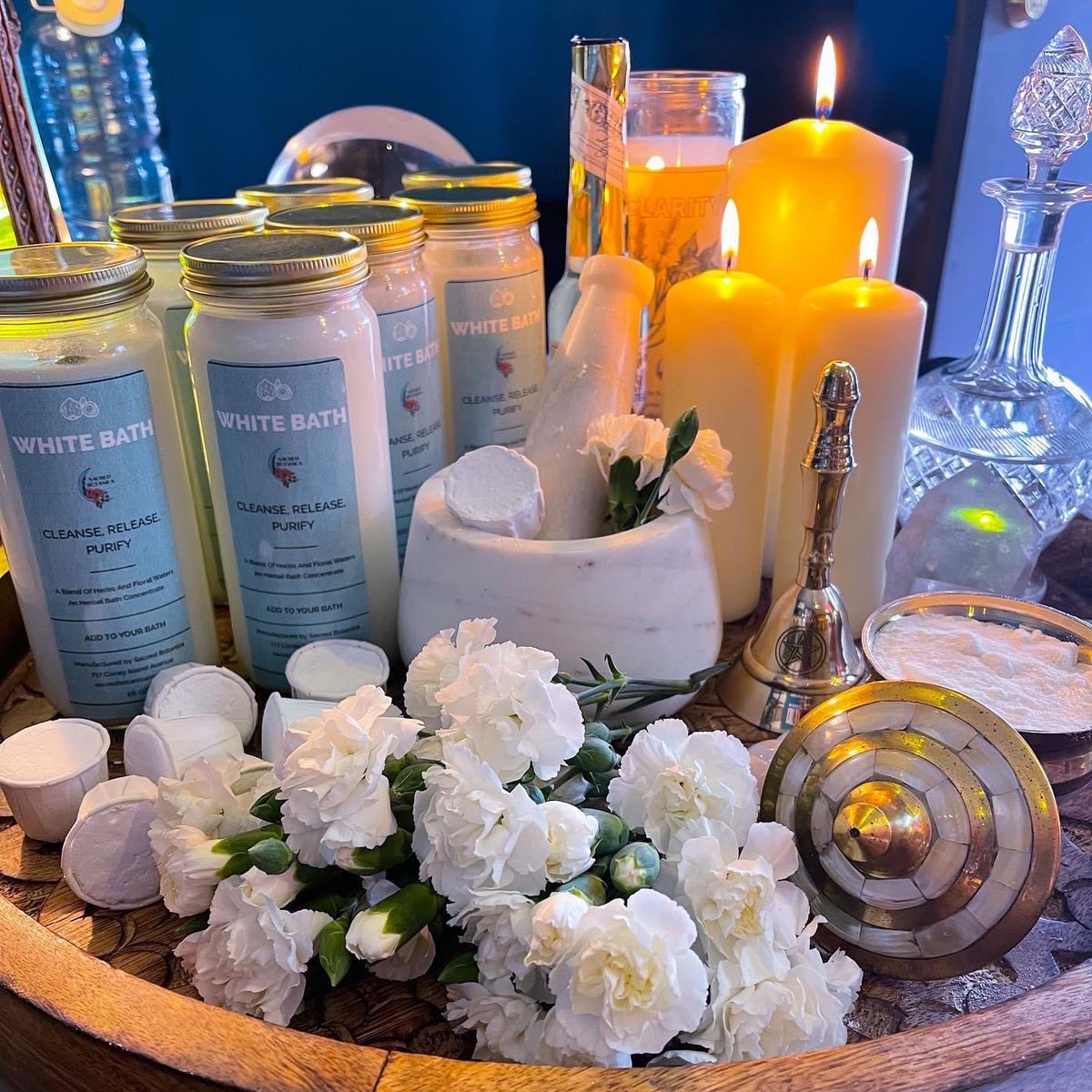 priestesselean's tweet photo. A great ornament for cleansing and purification 💫👐 https://t.co/ks959Q4n2M