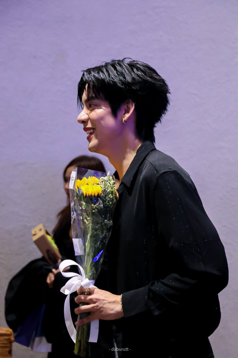 คนที่ขโมยหัวใจหญิงสาววว🫠

#TaeDarvid