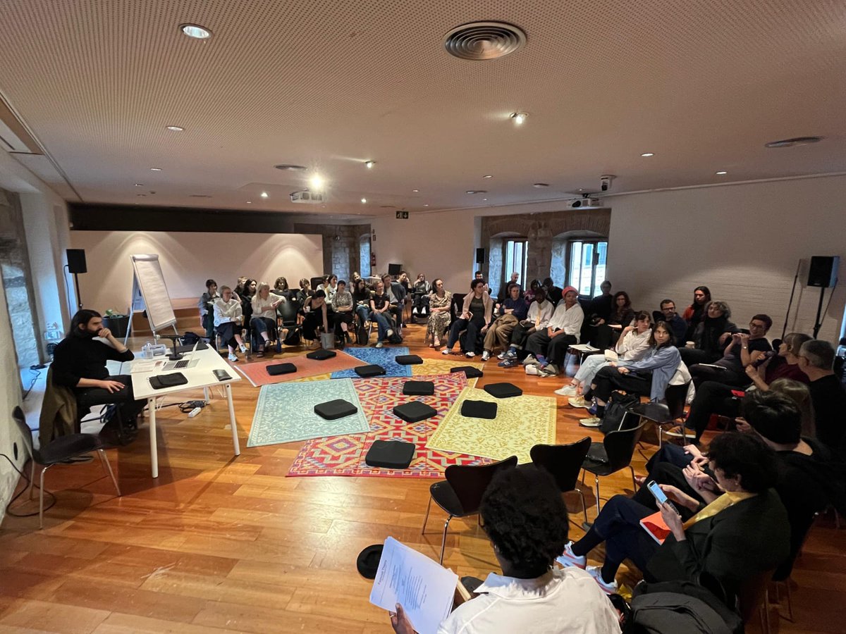 El sábado, Javier García Fernández, miembro de FORCESLAV, impartió la conferencia Panfricanistas y marxistas negros en la Guerra Civil en la exposición “Proyectar un planeta negro. El arte y la cultura de Panáfrica” en <a href="/MACBA_Barcelona/">MACBA | Museu | BCN</a>. 
🌍 #Panáfrica #Historia #FORCESLAV