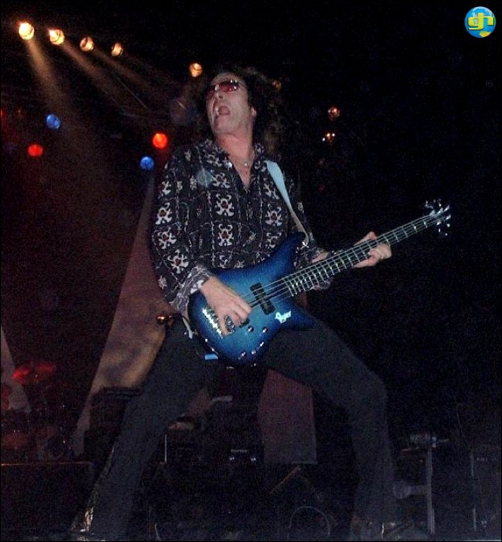 GH_Tourography's tweet photo. #OnThisDay in 2002, Glenn Hughes @glenn_hughes played LIVE w/ "LEGENDS OF ROCK" @ Apollo in Manchester, UK 🇬🇧 #GlennHughes #LOR #LegendsOfRock https://t.co/8bAwDBeyK7