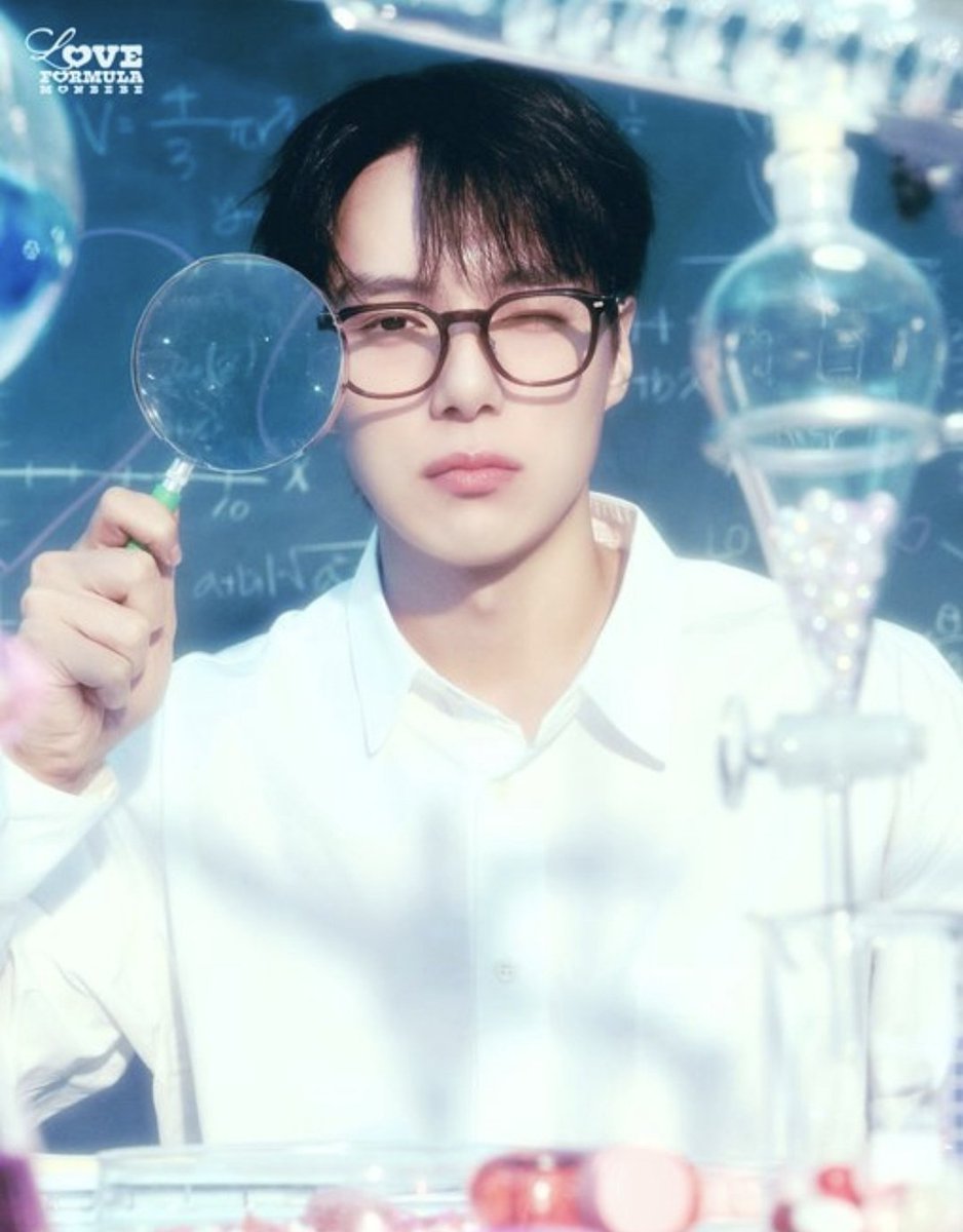 MXMONBEBEISRAEL's tweet image. I love you💜💙🤍🖤💋
#MONSTAX #MINHYUK   
 #LOVEFORMULAMONBEBE
@OfficialMONSTAX