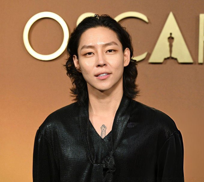 tatamicasa's tweet image. 2025.11.16 Kim Woosung of The Rose attends The 16th Governors Awards (Oscars’ Honorary Event) at Ray Dolby Ballroom in Los Angeles, CA 😻