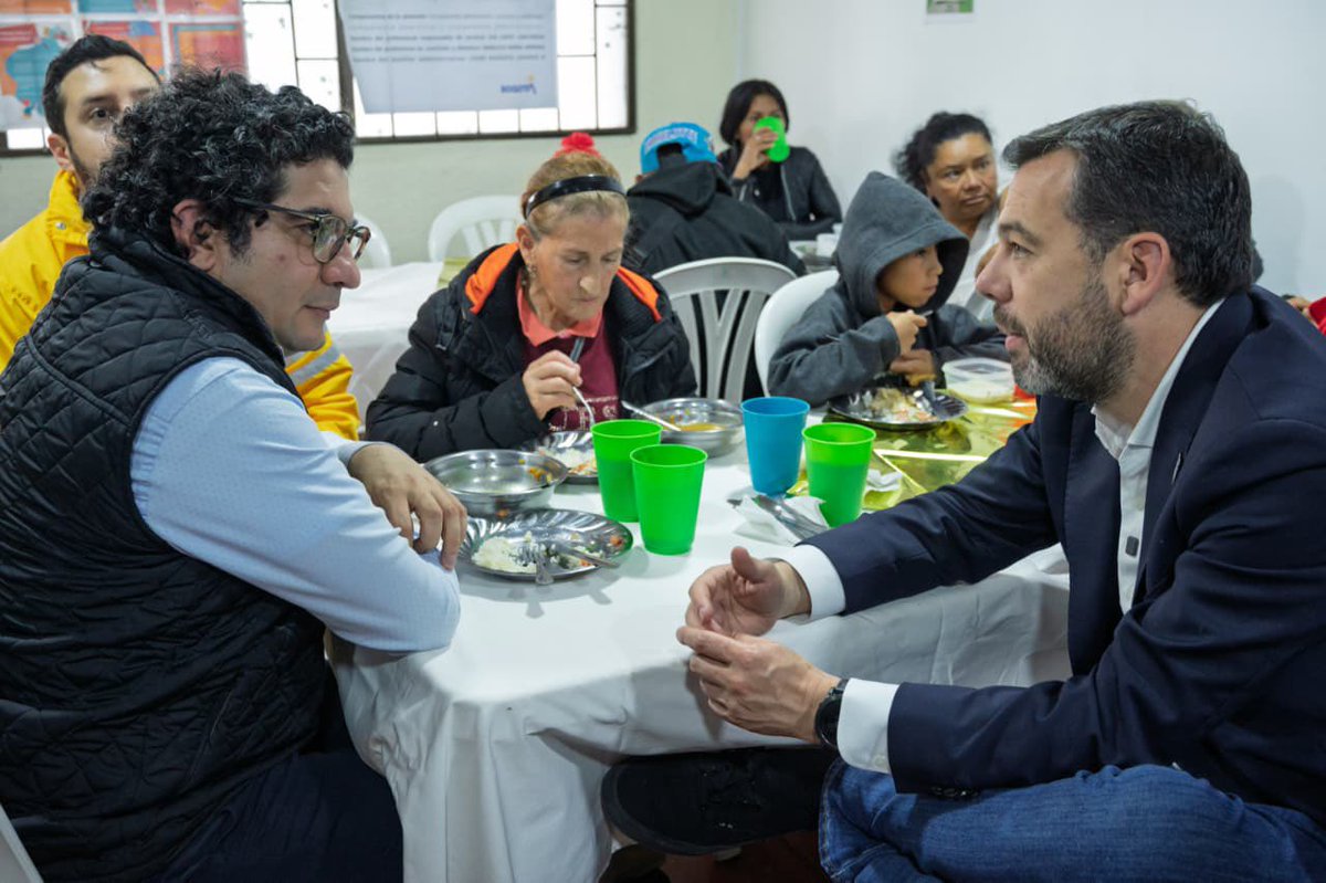 integracionbta's tweet photo. 🔴 INAUGURAMOS el Comedor 22 Vitelma en San Cristóbal: ¡Meta 2025 superada!

@CarlosFGalan cumplió en 2025 con #BogotáSinHambre 2.0  y 22 comedores nuevos funcionando.

📌 136 comedores comunitarios en operación📌 La expansión más grande desde 2008 📌 3.600 cupos en la localidad de San Cristóbal 

@RobertoAnguloS

#BogotáSinHambre 2.0 #AquíSíPasa