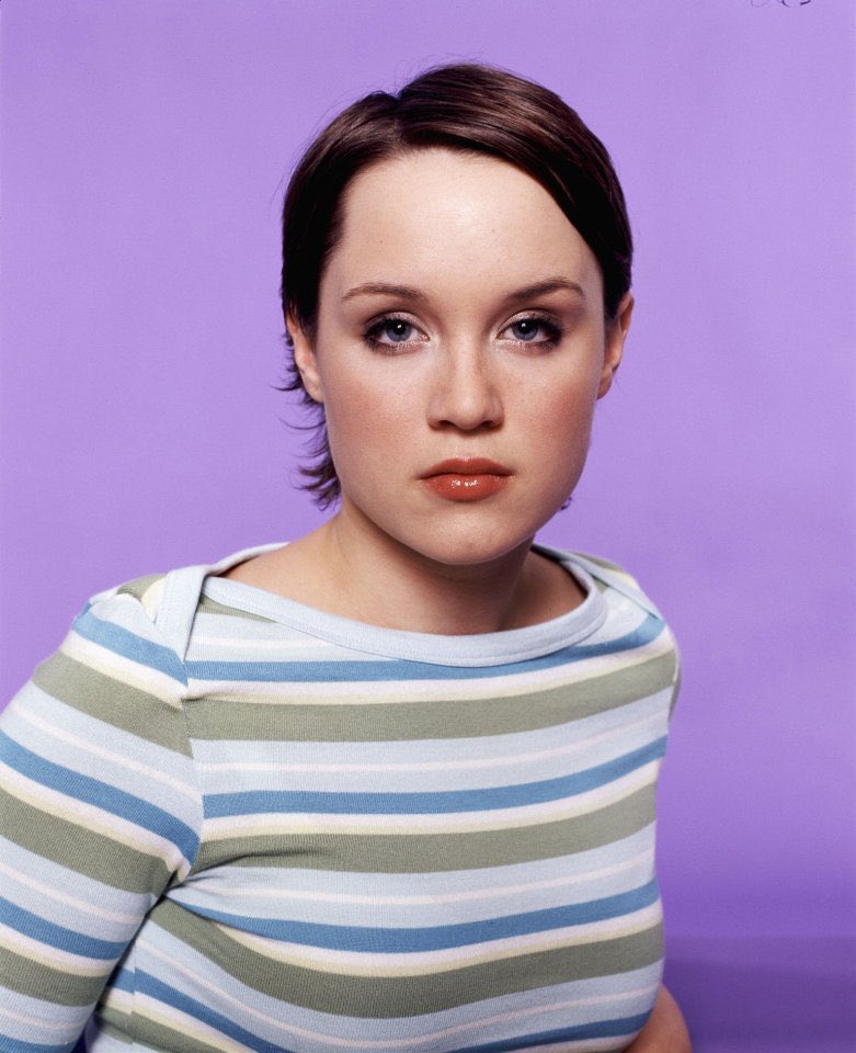 Jas0nStackh0use's tweet image. Never mind the borderline incest - how does this Vicki have a Cockney accent when she was born and raised in Florida? 🤔  #EastEnders