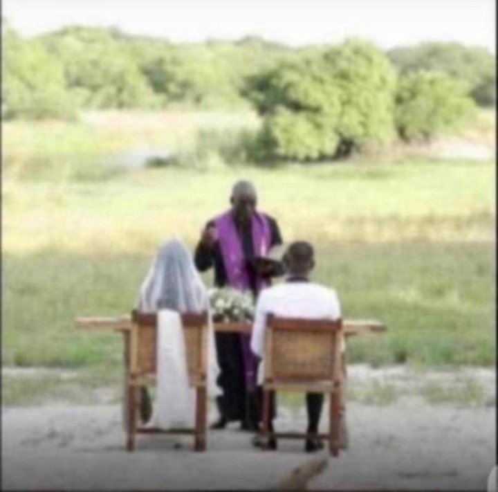 PreciousFolake2's tweet image. If e reach your turn, gather crowd 😀