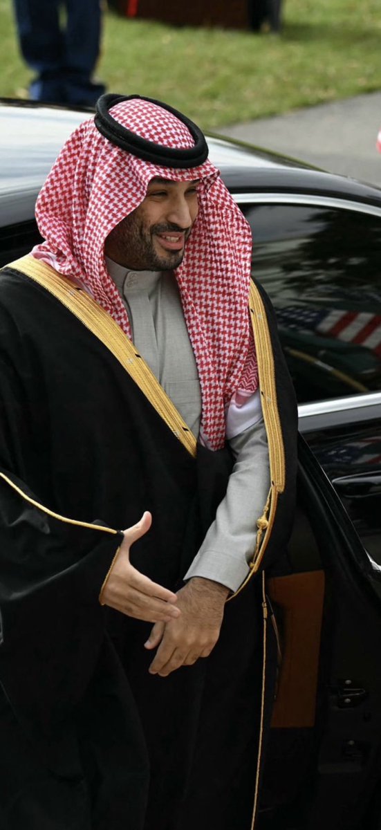 Ruba_EA's tweet photo. وكلُّ سعوديٍّ يُباهي بهمةٍ
 أحلْتَ بها ليلَ البلادِ نهارا

 #محمد_بن_سلمان_في_واشنطن https://t.co/SCxPBBfBW0