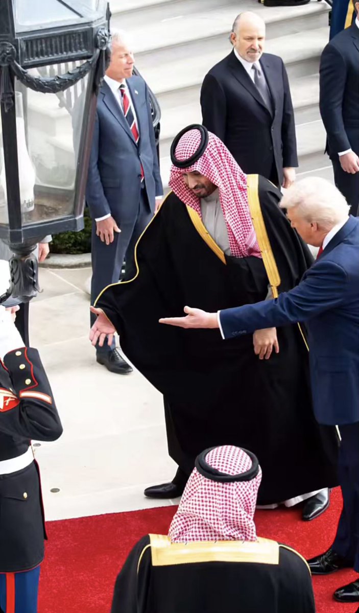 almosawa123's tweet photo. مستقبل وواقع نعيشه بداء برؤيا مباركة 🇸🇦 تحقق تحت ظل قيادتكم سمو سيديMBS 🇸🇦

 #محمد_بن_سلمان_في_واشنطن https://t.co/PRycral7M8