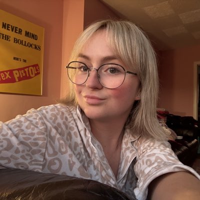 Jen tweet media