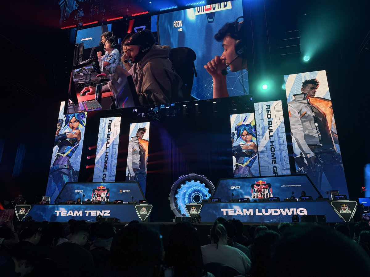 BitesizedTTV's tweet photo. I did the nerdiest shit ever over the last weekend and went to @VALORANT #RedBullHomeGround in NYC. Hoping for more east coast events from VALORANT cause we had a blast!! 👾🎮❤️ #esports #NRG #G2 #ZetaDivision https://t.co/qKufpzycH7