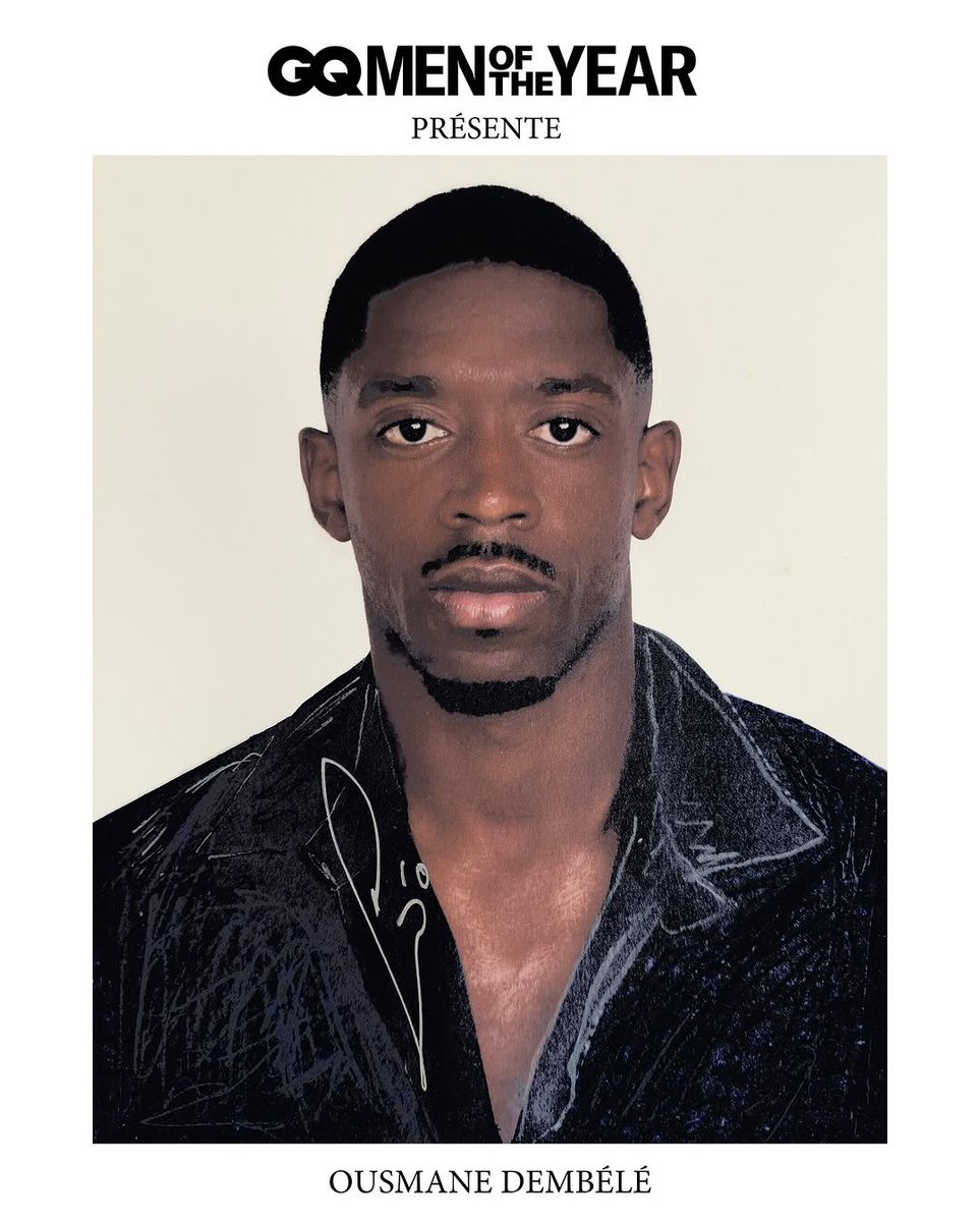 MegaPSG_'s tweet photo. 🚨 OFFICIEL: Ousmane Dembélé est élu homme de l’année par le magazine GQ. 🎩💫 

Le Ballon d’Or s’est dessiné sur sa fiche de présentation 🤣 et a répondu à quelques questions:

2025 est mon année car… j’ai gagné la LDC et le BO
La chanson de mon année? Formidable (Aznavour)
Ma plus belle rencontre? Le Ballon d’Or
Mon objet fétiche? Mon alliance
Mon plat préféré? Le mafé
Mon film préféré? Equalizer 3

(@GQ_France)