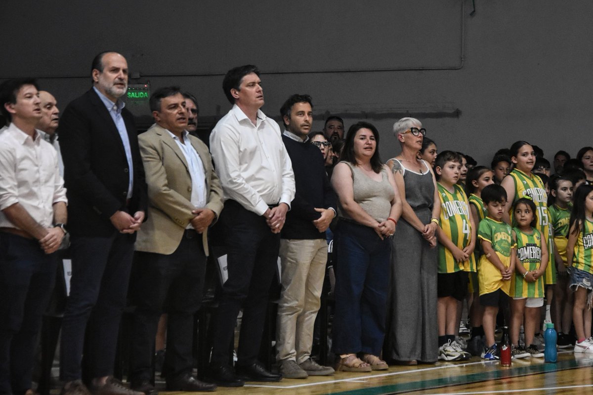 BRodriguez_IW's tweet photo. Nuestro querido Club Comercial inauguró el Estadio Giorgetti 🔰

Una hermosa noticia y un avance para la institución y para toda la comunidad, que fue posible gracias al programa Clubes de Pie del @MunicipioBahia y el acompañamiento de Dow y el @ptobahiablanca. https://t.co/OurXHzwEDr