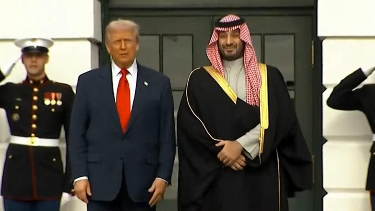 المملكة العربية السعودية الثقل والفاعلية والمحورية والتأثير .. هذه هي الحقيقية. 
السعودية باستراتيجية تعدد الوجهات السياسية وتنوع التحالفات والإنفتاح السياسي على مختلف القوى الدولية صنعت توازن سياسي وعسكري واقتصادي انعكس أثره على عدد كبير من دول المنطقة العربية والإسلامية.