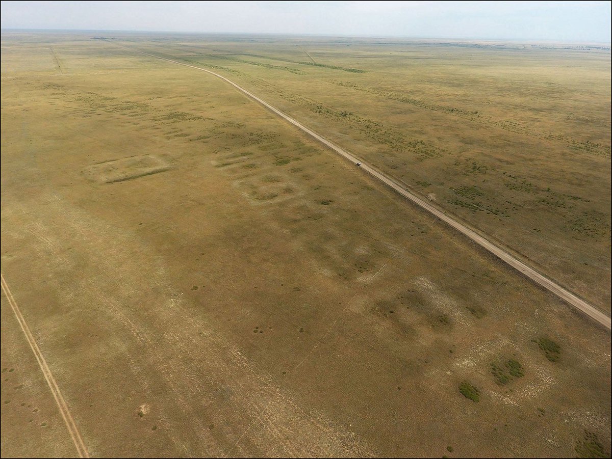 AntiquityJ's tweet image. NEW In the heart of the Eurasian steppe, a #BronzeAge metropolis has been unearthed, showing that the settlements of nomadic steppe societies were just as sophisticated as contemporary, more traditionally 'urban' civilisations.

#AntiquityThread 1/14 🧵
