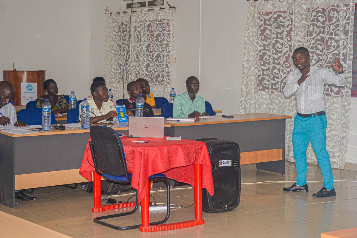 redimboneza1's tweet photo. La Solidarité des Femmes Burundaises pour le Bien-être-Social et le Progrès (#SFBSP-Burundi) avec l’appui de la République Fédérale d’Allemagne à travers l’Action Medeor a organisé un atelier de renforcement des capacités sur l’hygiène et l’assainissement https://t.co/mxPJvkYAox
