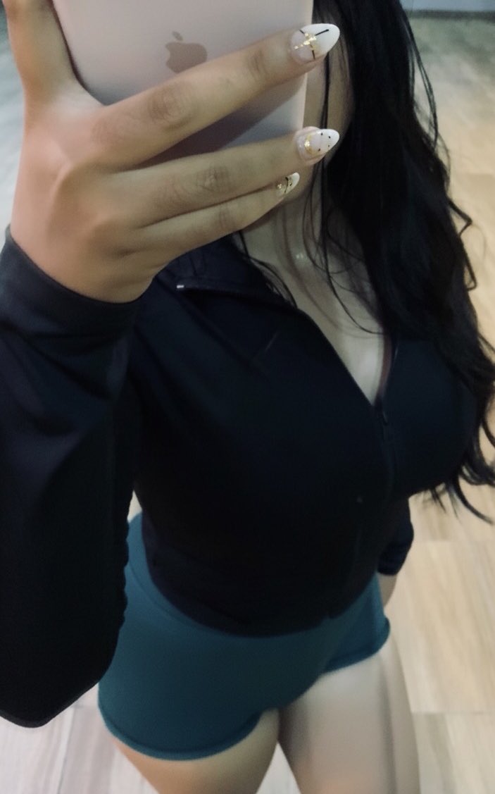 calistime's tweet photo. you wish you could sniff my after gym sweat huh? https://t.co/LDNEgAd7LB