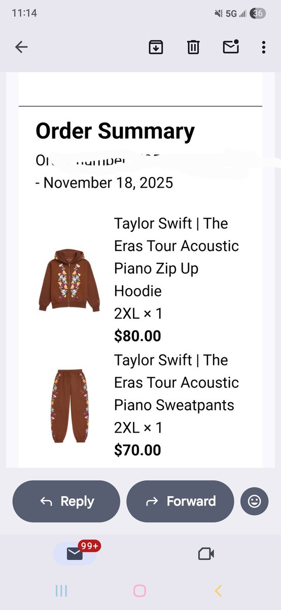 Amberm819's tweet photo. @taylornation13 My first TS merch!!!! https://t.co/xGtxj2kClJ