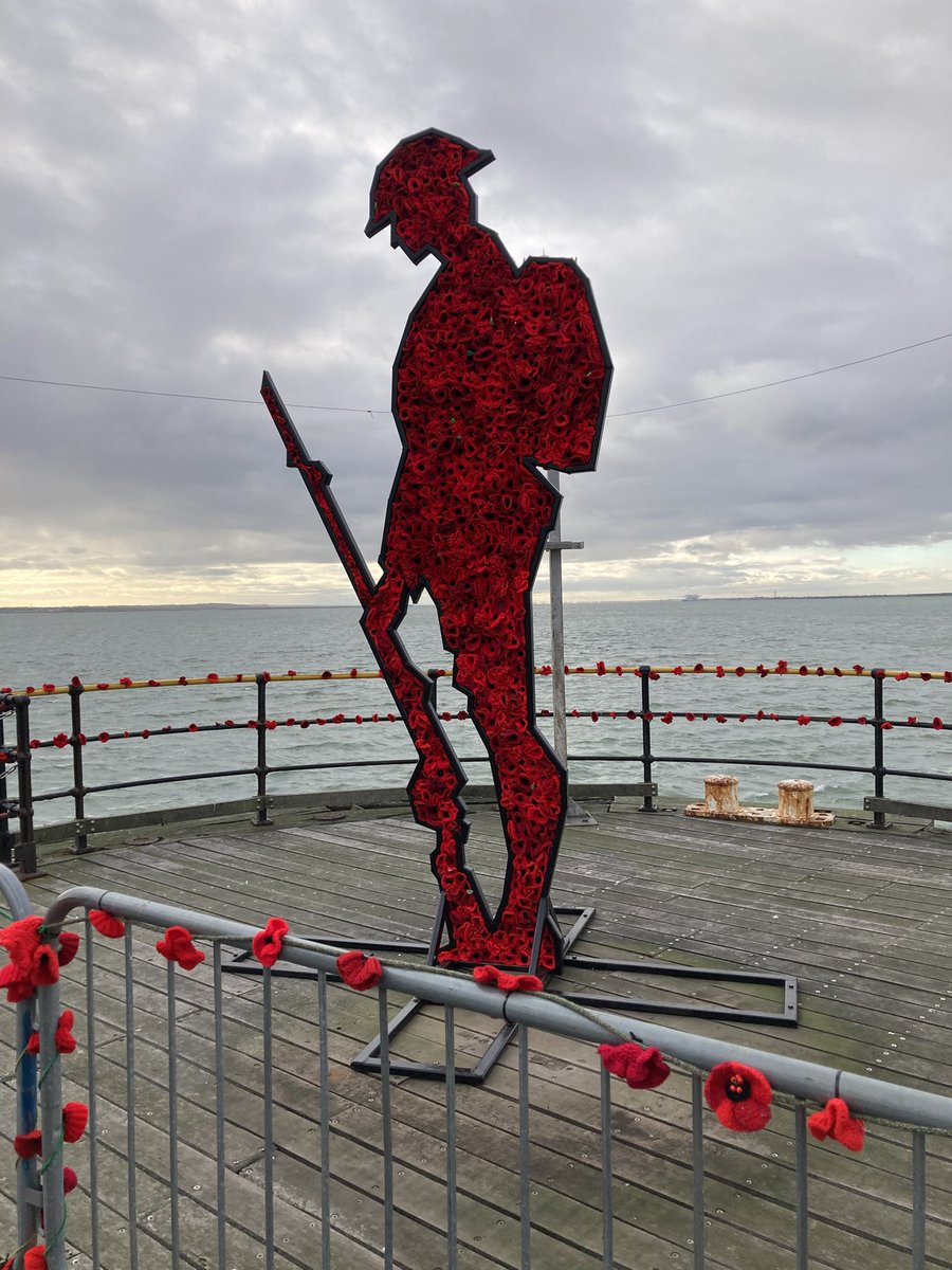 jenkin7NICK's tweet image. Was so pleased to see the Poppies at Southend Pier today.
They’ve extended the time they’re displayed there until the 23rd November. 

#WeWillRememberThem #LestWeForget
#SouthendPier #PoppiesOnThePier