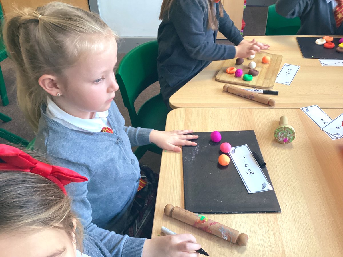 willowtreeclass's tweet image. This morning we practised our subtraction skills playing play dough smash. We had to count the correct number of play dough onto our mat and then smash the number we were taking away #greatsankeymaths ✨🧠➖