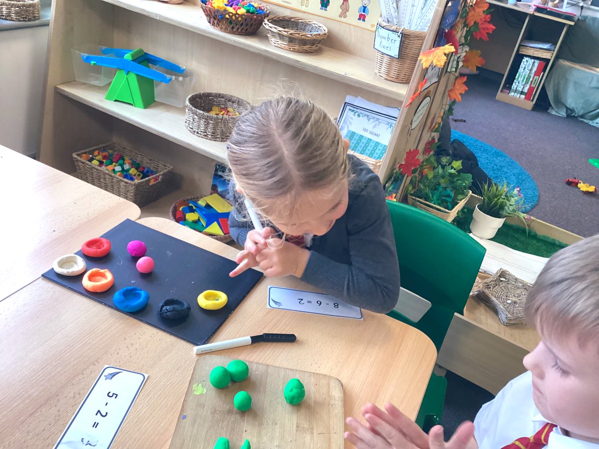 willowtreeclass's tweet image. This morning we practised our subtraction skills playing play dough smash. We had to count the correct number of play dough onto our mat and then smash the number we were taking away #greatsankeymaths ✨🧠➖