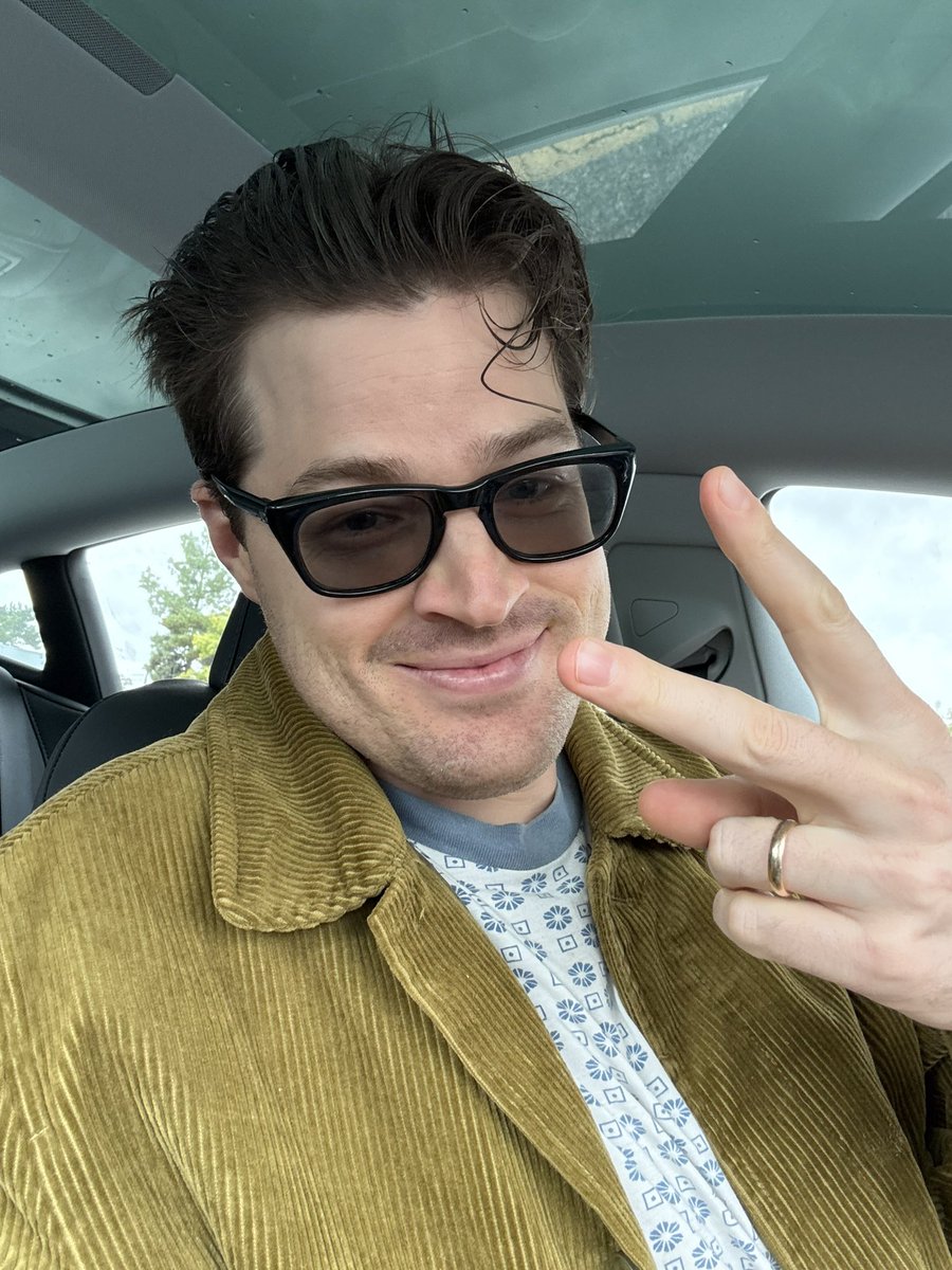 It’s a bloodbath on the Wall Street yet again but my portfolio is up 3.19% today. Everyday we eat good