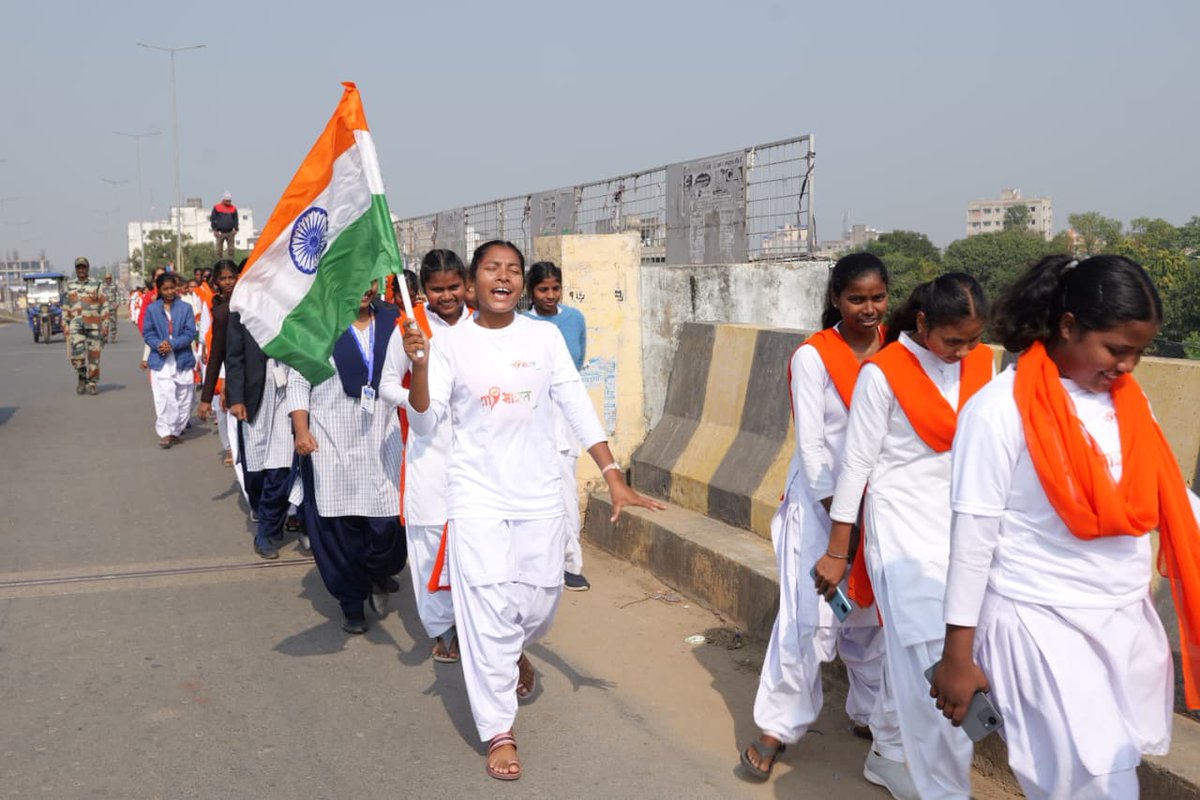 YASMinistry's tweet image. Honouring the Iron Man of India, West Singhbhum, Jharkhand stands together in the Sardar@150 Unity March 🇮🇳
A march, a pledge, a step toward nation-building.

👉 Join the Padyatra: mybharat.gov.in

#Sardar150 #MYBharat #UnityMarch
