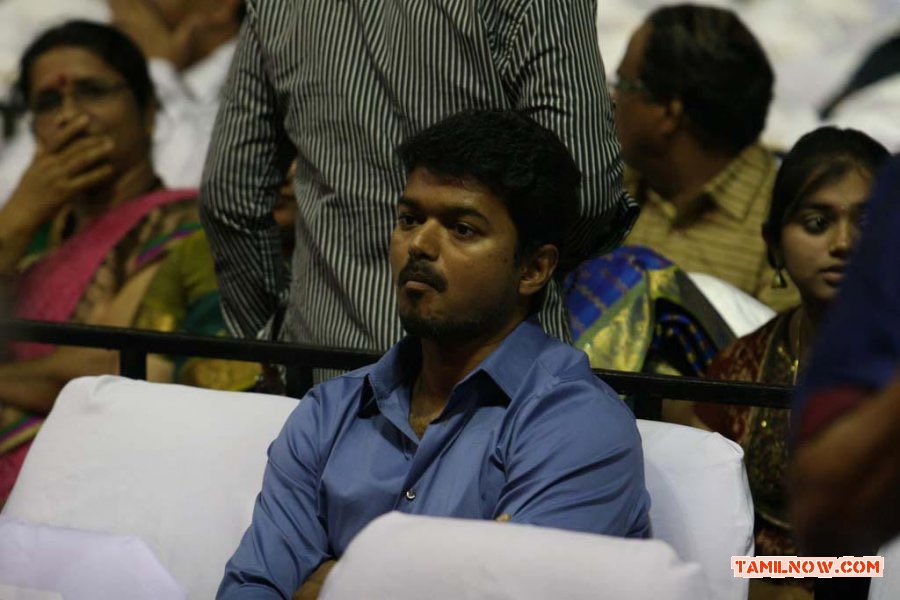 lumospascal's tweet image. Peak satisfaction is watching ADMK practically beg on their knees for an alliance and Vijay repeatedly telling them that he will only accept an alliance if they ditch their current alliance and accept his leadership. Neram pattu pazhi vanguratha pattu kattukanum 🙏