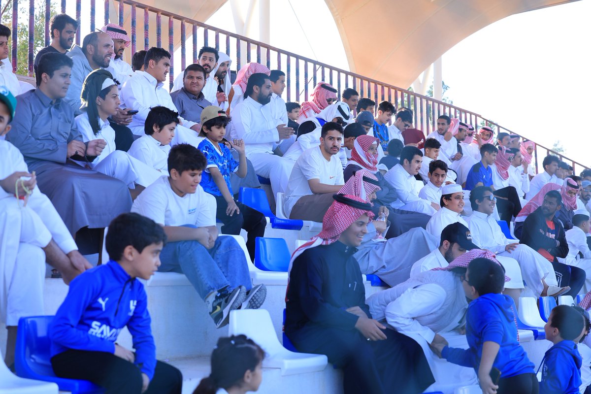 afifclub_'s tweet photo. جمهورنا دائماً في القمة 🔥💙

#نادي_عفيف 
#دوري_الدرجة_الثانية https://t.co/5D0ylcZbV6