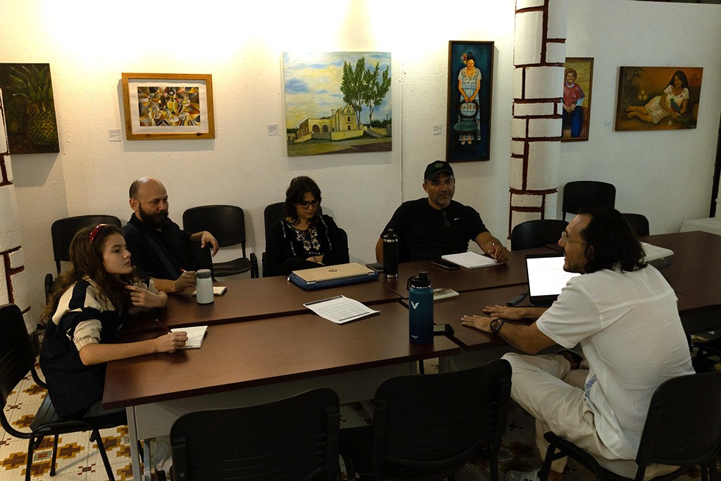El fin de semana vivimos una jornada lectora en el Centro Cultural José Martí en el marco del #DíaNacionalDelLibro. Aquí les dejamos varios momentos comoe presentaciones literarias, lecturas en voz alta, intercanbios y espacios de encuentro. #MéridaContigoEsMejor <a href="/CeciliaPatronL/">Cecilia Patrón Laviada</a>