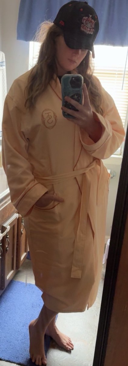 swiftie1307's tweet image. About to get a shower and this came!