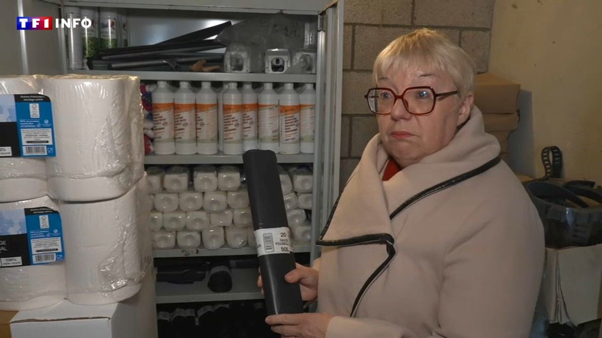 LCI's tweet photo. "On en a pour 20 ans" : ce village croule sous les produits ménagers à cause de sa secrétaire de mairie indélicate
➡️ https://t.co/vTr7J83YPE https://t.co/ac2tg4FW08